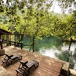 Riverside Шале *