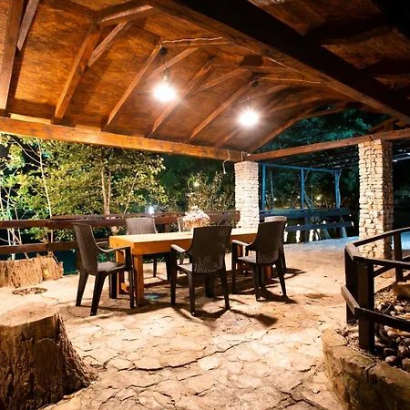 Riverside Chalet *